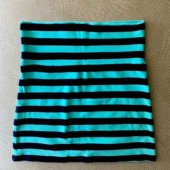 Cotton candy blue and navy striped mini Forever 21 - Picture 4 of 5
